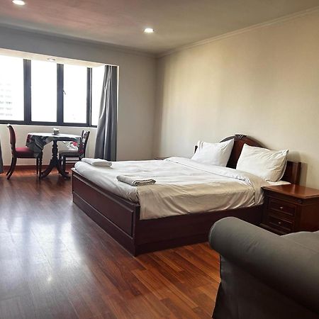 Affordable Serviced Apartments In Nana Omni Tower - Prime Sukhumvit Location กรุงเทพมหานคร ภายนอก รูปภาพ