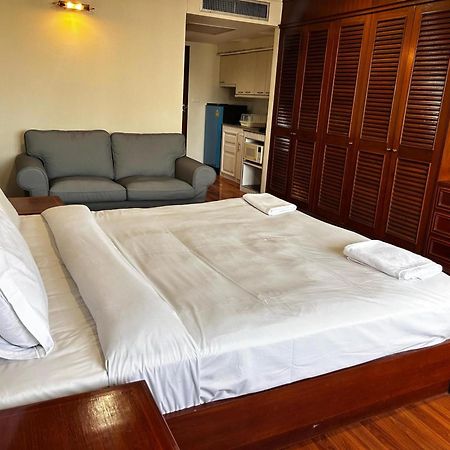 Affordable Serviced Apartments In Nana Omni Tower - Prime Sukhumvit Location กรุงเทพมหานคร ภายนอก รูปภาพ