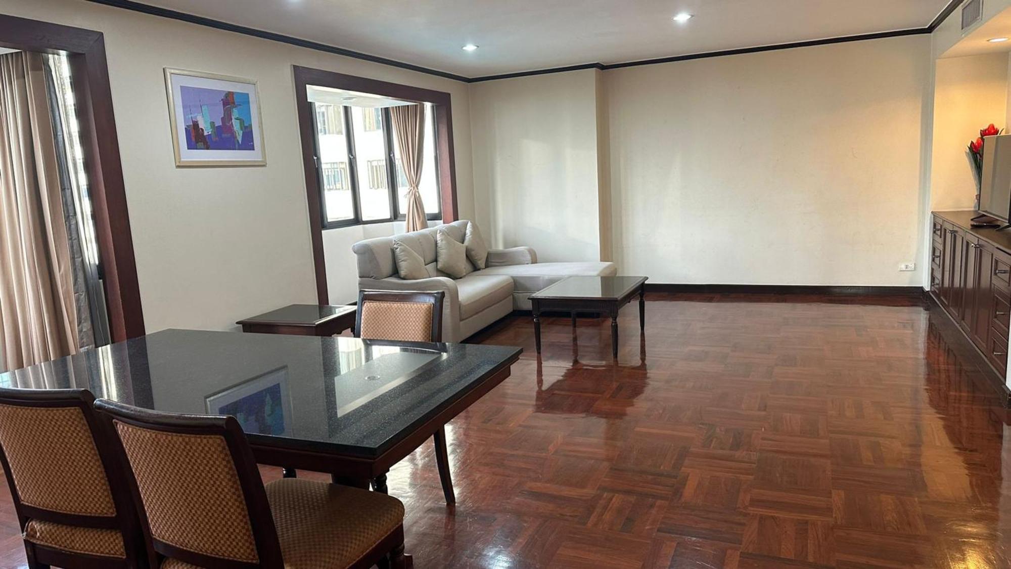 Affordable Serviced Apartments In Nana Omni Tower - Prime Sukhumvit Location กรุงเทพมหานคร ภายนอก รูปภาพ