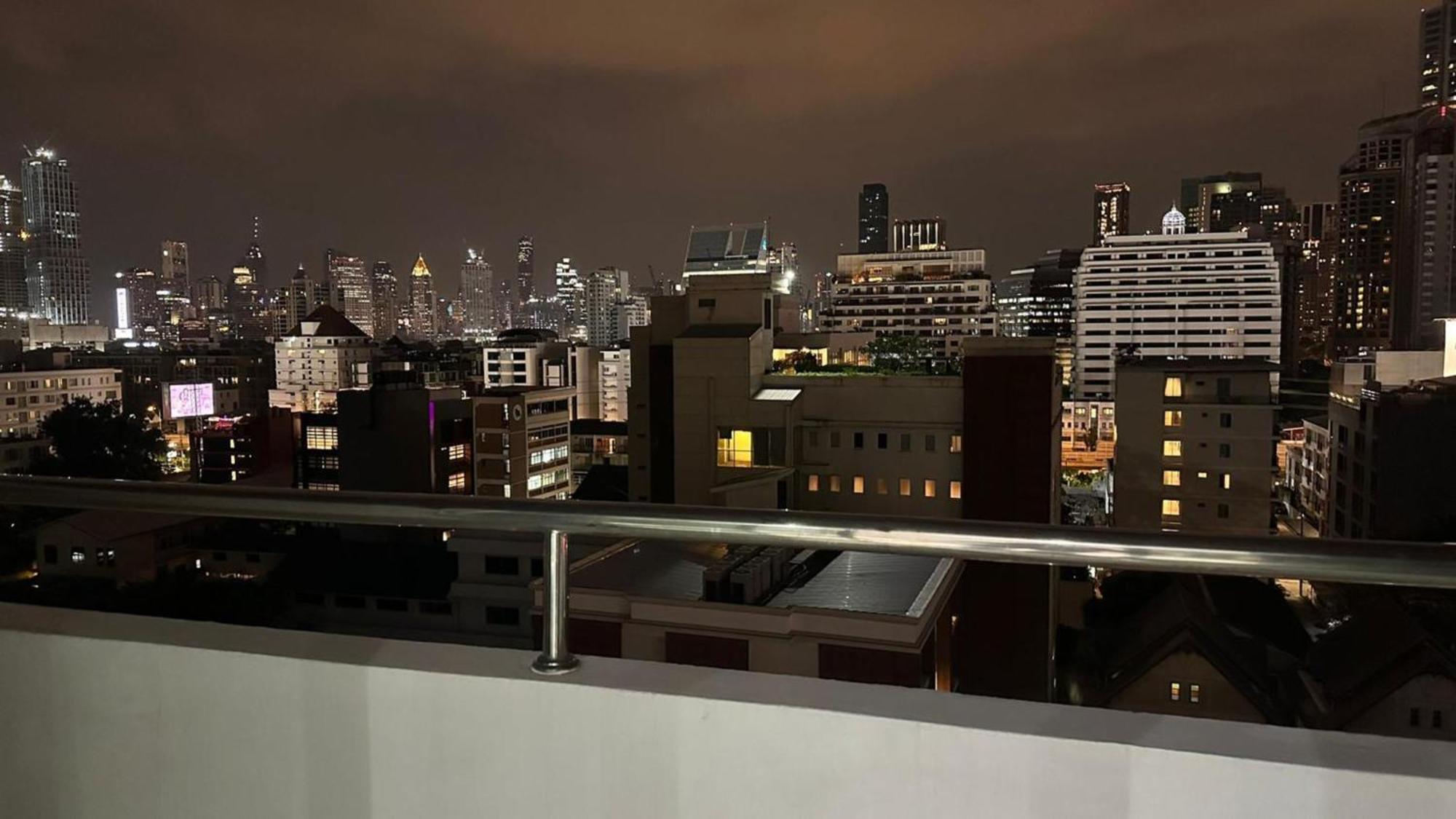 Affordable Serviced Apartments In Nana Omni Tower - Prime Sukhumvit Location กรุงเทพมหานคร ภายนอก รูปภาพ