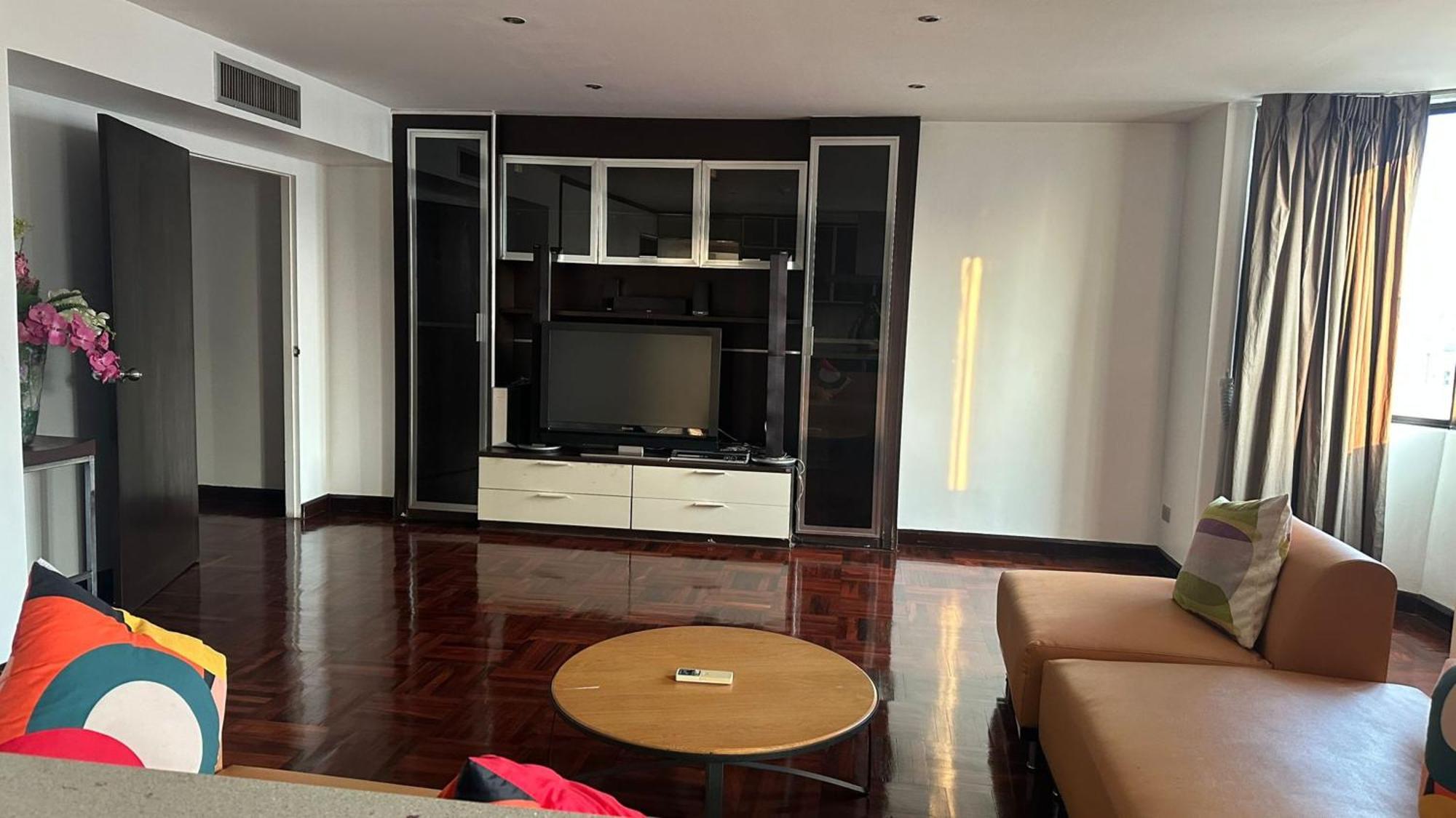 Affordable Serviced Apartments In Nana Omni Tower - Prime Sukhumvit Location กรุงเทพมหานคร ภายนอก รูปภาพ