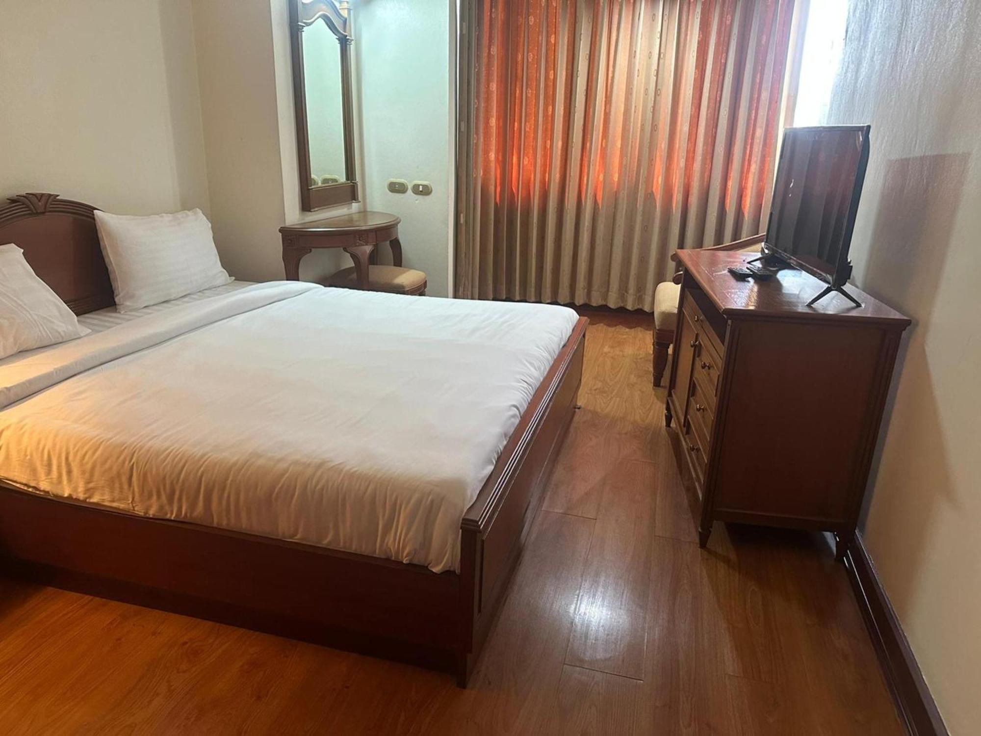 Affordable Serviced Apartments In Nana Omni Tower - Prime Sukhumvit Location กรุงเทพมหานคร ภายนอก รูปภาพ