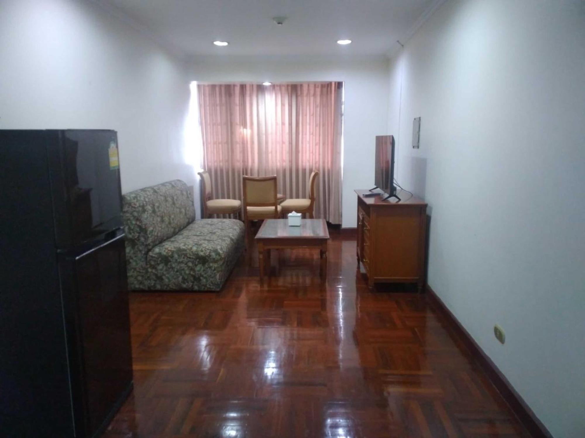 Affordable Serviced Apartments In Nana Omni Tower - Prime Sukhumvit Location กรุงเทพมหานคร ภายนอก รูปภาพ