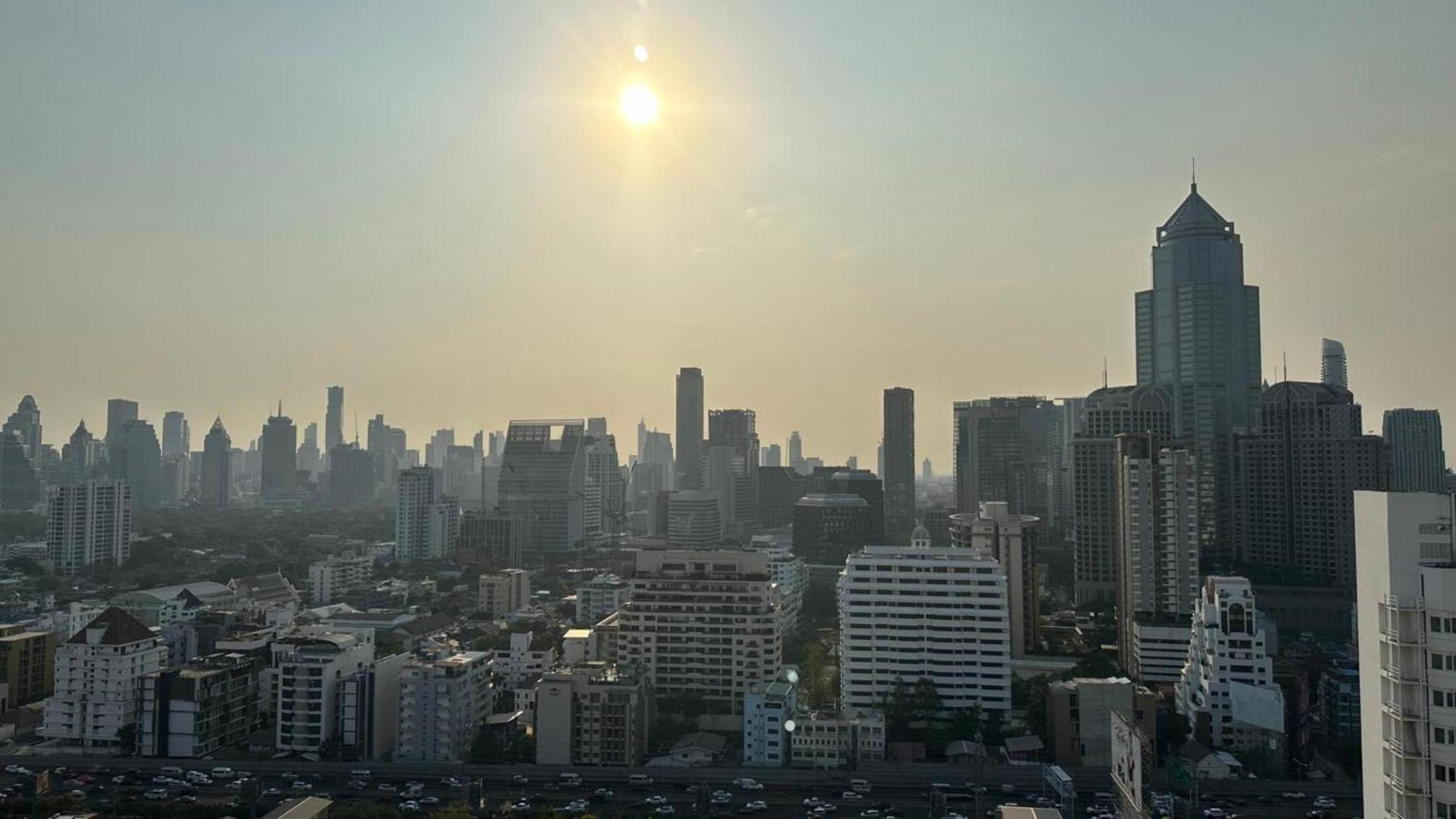 Affordable Serviced Apartments In Nana Omni Tower - Prime Sukhumvit Location กรุงเทพมหานคร ภายนอก รูปภาพ