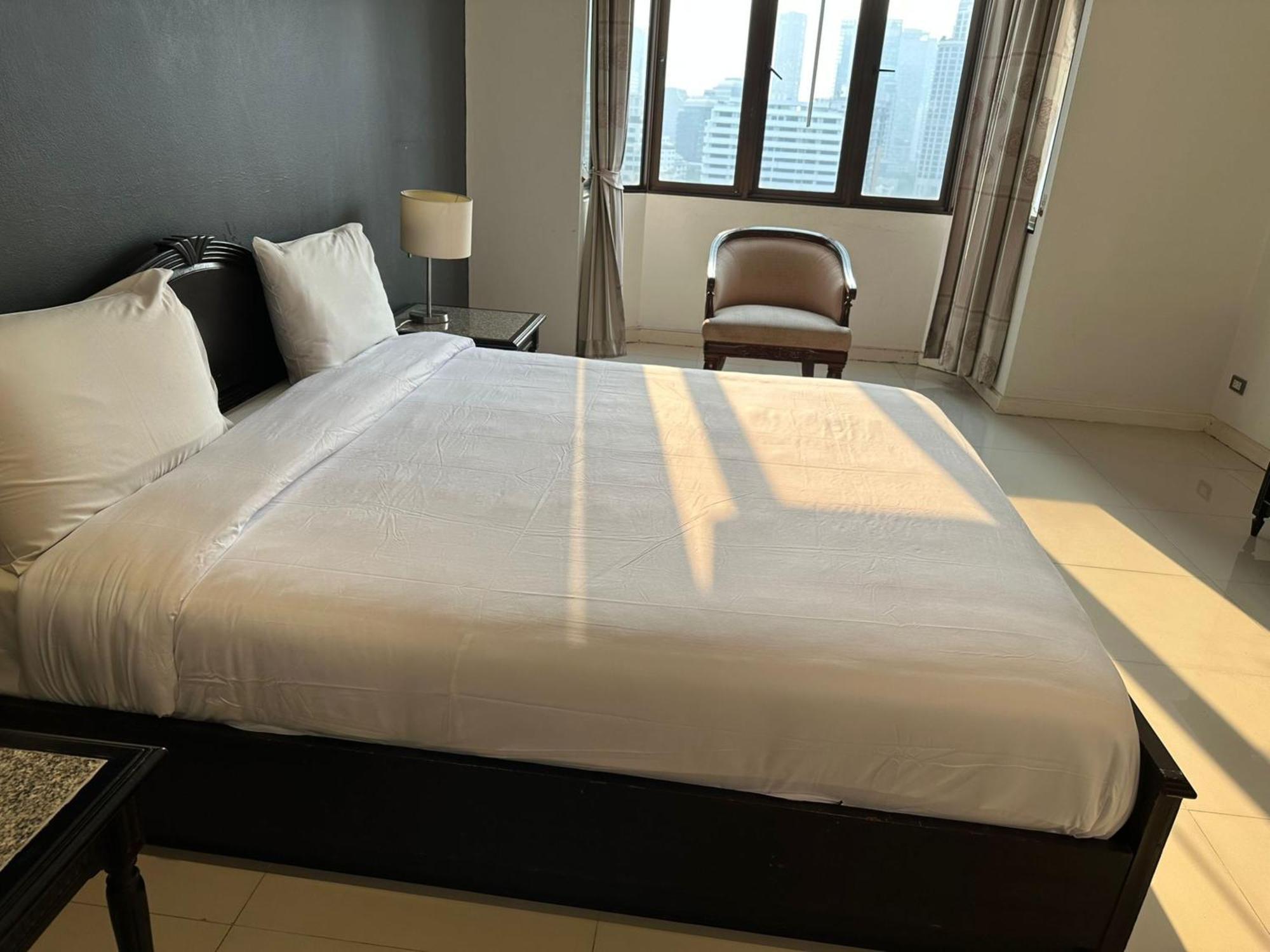 Affordable Serviced Apartments In Nana Omni Tower - Prime Sukhumvit Location กรุงเทพมหานคร ภายนอก รูปภาพ