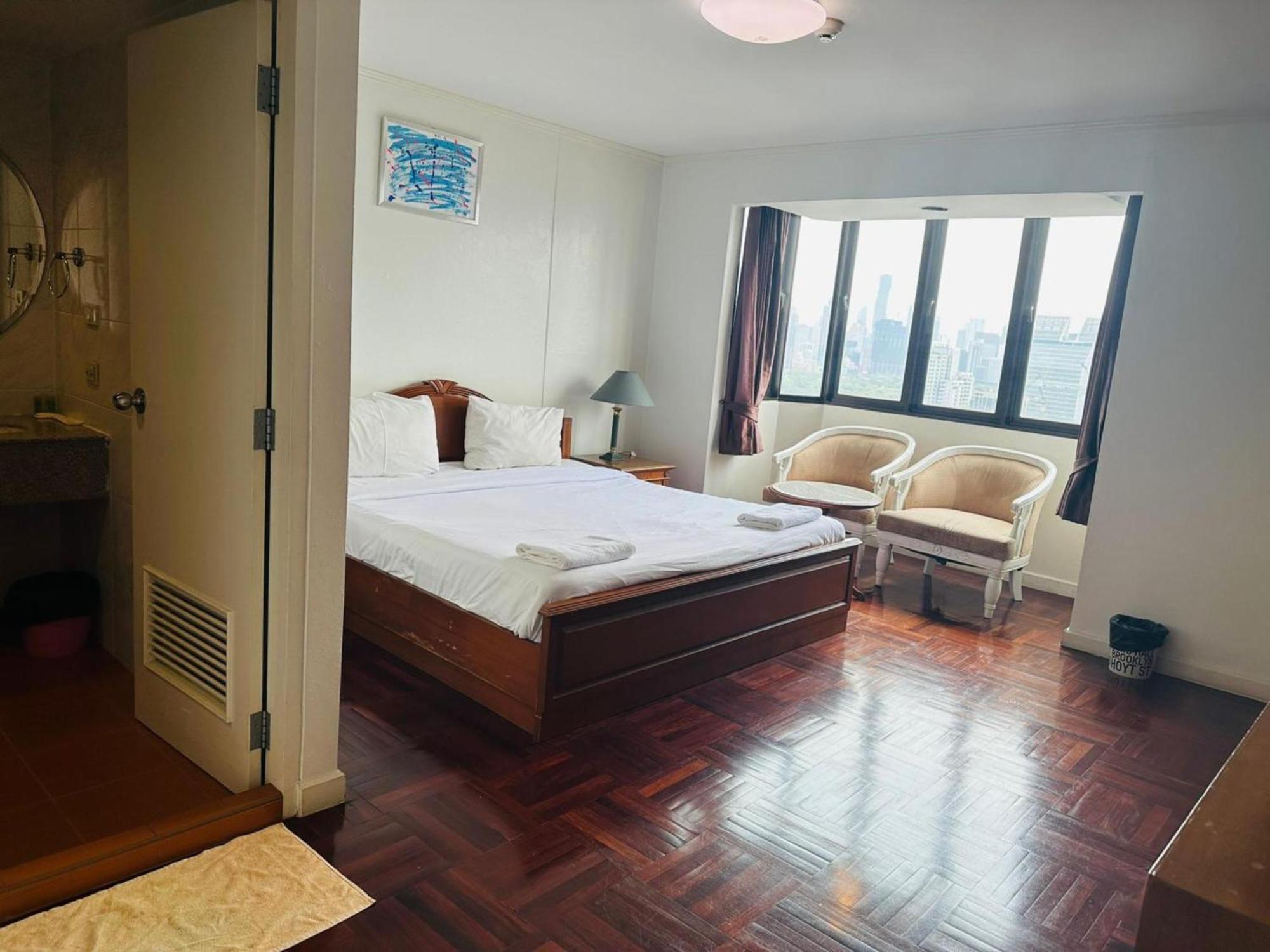 Affordable Serviced Apartments In Nana Omni Tower - Prime Sukhumvit Location กรุงเทพมหานคร ภายนอก รูปภาพ