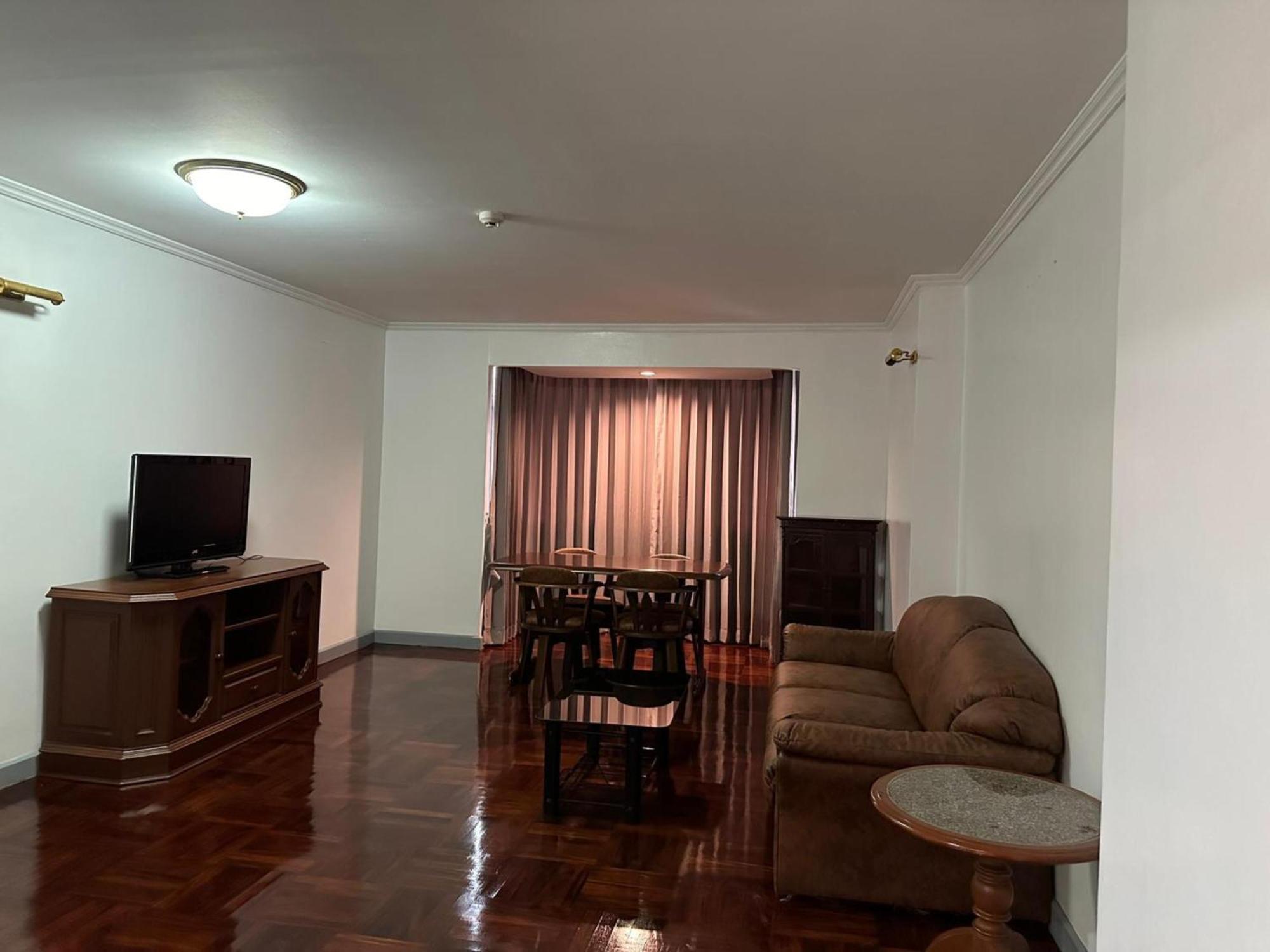 Affordable Serviced Apartments In Nana Omni Tower - Prime Sukhumvit Location กรุงเทพมหานคร ภายนอก รูปภาพ