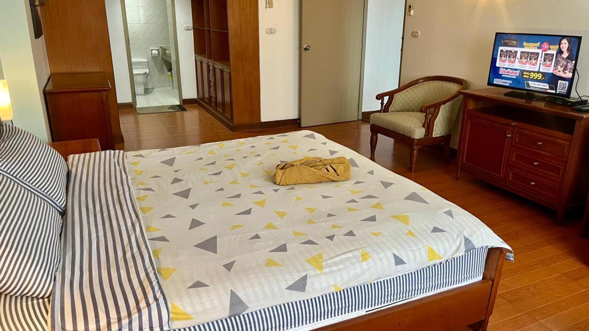 Affordable Serviced Apartments In Nana Omni Tower - Prime Sukhumvit Location กรุงเทพมหานคร ภายนอก รูปภาพ