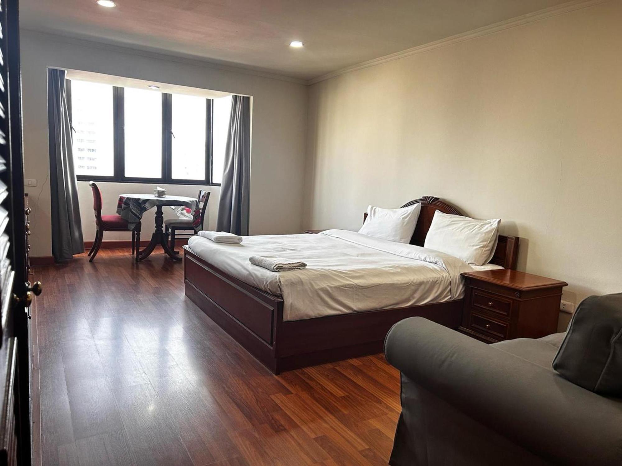 Affordable Serviced Apartments In Nana Omni Tower - Prime Sukhumvit Location กรุงเทพมหานคร ภายนอก รูปภาพ